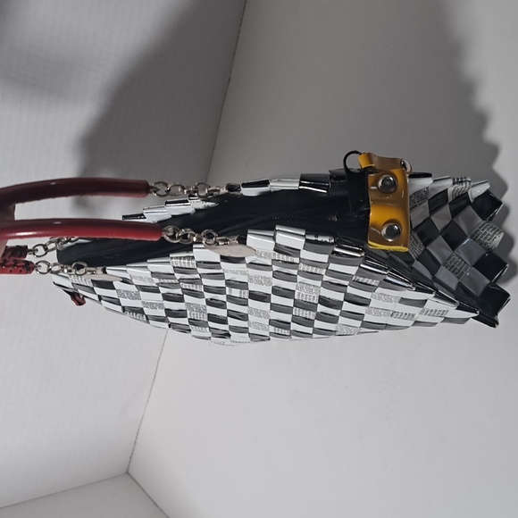 Womens black & white & red newspaper wrap wristlet with matching coin purse. - Picture 4 of 9